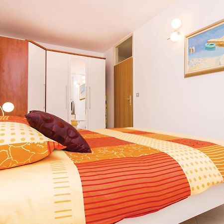 Amazing Apartment In Njivice With Wifi Exterior foto